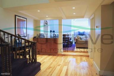 Main picture of 113 Beacon St