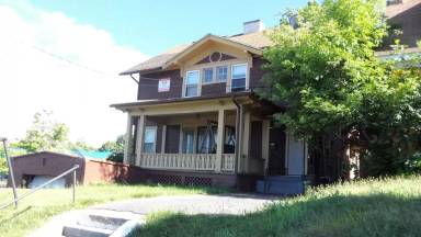 Main picture of 1918 E Fayette St