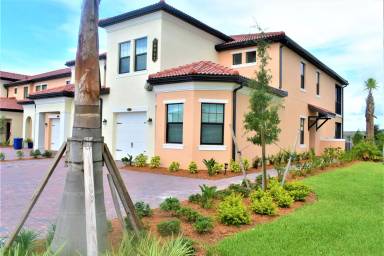 Main picture of 10042 Crooked Creek Dr