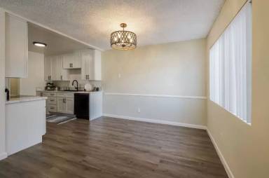 Main picture of Royal Oaks Apartments