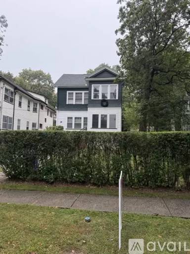 Main picture of 39 Lexington Ave