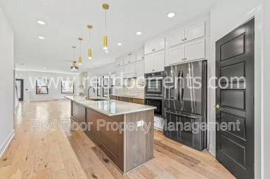 Main picture of 2810 Macpherson Ave