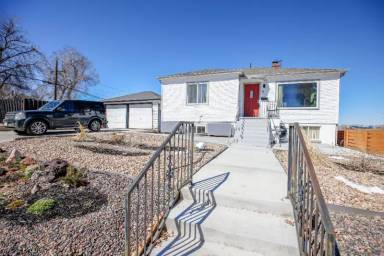 Main picture of 701 Irving St