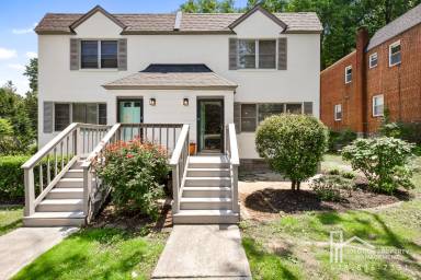 Main picture of 1185 Lynmoor Dr NE