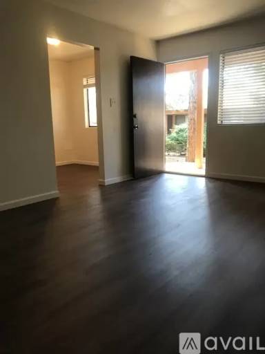 Main picture of Courtyard Apartments