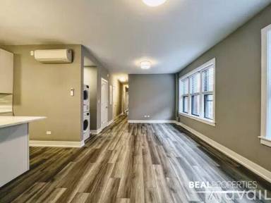 Main picture of 3933 N Janssen Ave