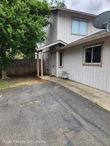 Main picture of 2339 Ferry St