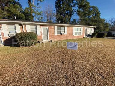 Main picture of 923 Jackson Ave