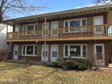 Main picture of 1045 S Halsted St