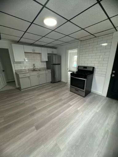 Main picture of 66 Broadway