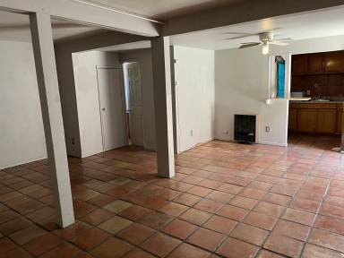Main picture of 1114 1/2 Pine St