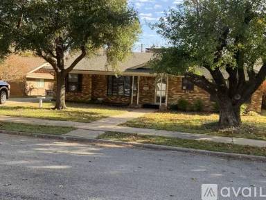 Main picture of 1405 Blanton Pl