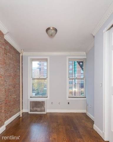 Main picture of 219 E 28th St