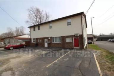 Main picture of 16 W Buchanan Ave