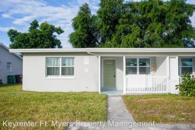 Main picture of 4960 Vincennes St
