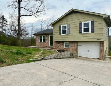 Main picture of 3903 W Freedom Cir