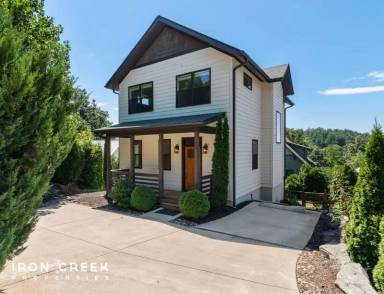 Main picture of 44 Lamb Ave