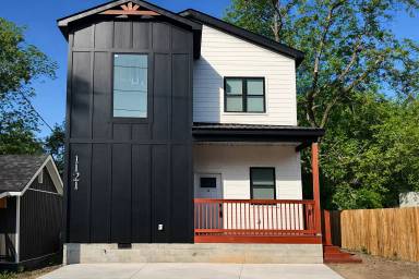 Main picture of 1121 Zeigler
