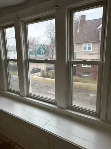 Main picture of 3356 E 142nd St