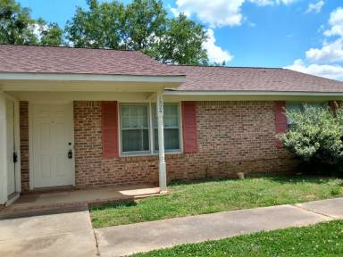 Main picture of 1524 Shoally Creek Rd