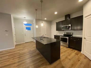 Main picture of 5609 NE 58th Way