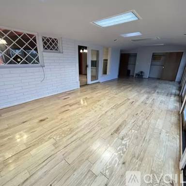Main picture of 6211 N College Dr