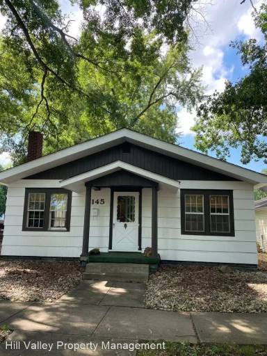 Main picture of 2145 Putnam St