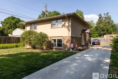 Main picture of 830 S 42nd St