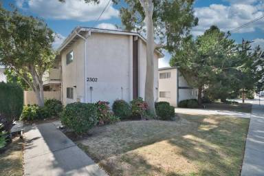 Main picture of 2302 Marshallfield Ln