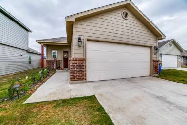 Main picture of 12811 Lucas Ridge Dr