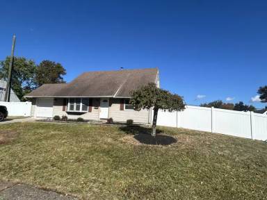 Main picture of 65 Island Rd