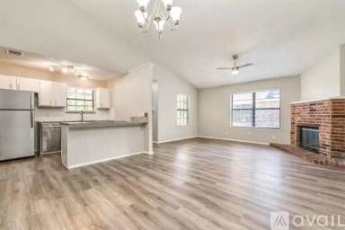 Main picture of 1426 Lakecrest St