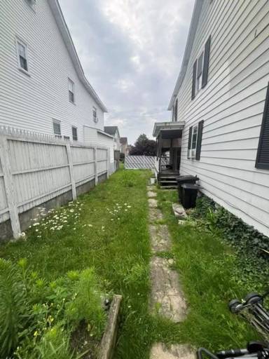 Main picture of 113 S Chestnut St