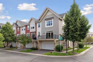 Main picture of 11769 Emery Village Dr N