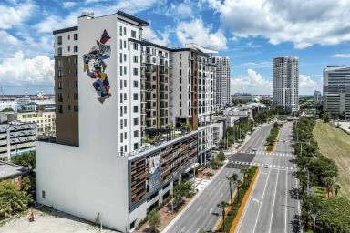 Main picture of 101 N Meridian