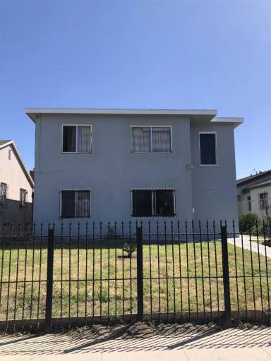 Main picture of 426 E 81st St