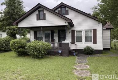 Main picture of 653 Alabama Ave SW