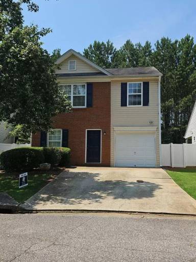 Main picture of 108 Oak Grove Pl