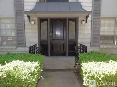 Main picture of 4405 Mc Kinney Ave