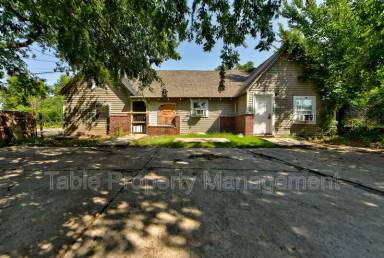 Main picture of 1315 1/2 NW 7th St