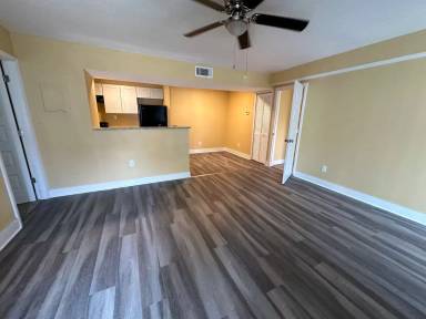 Main picture of 305 W Grant St