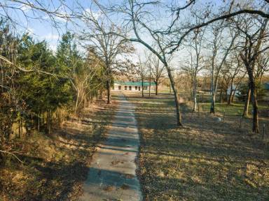 Main picture of 516 VZ County Road 1216