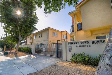 Main picture of 242 Kennedy St