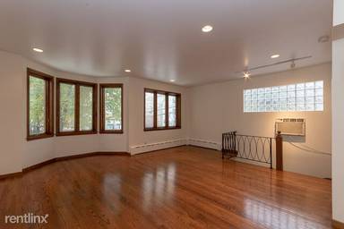 Main picture of 1347-49 W Melrose St