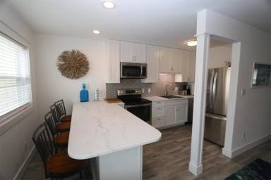 Main picture of 913 Pacific Ave