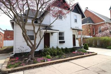 Main picture of 120 S Court St