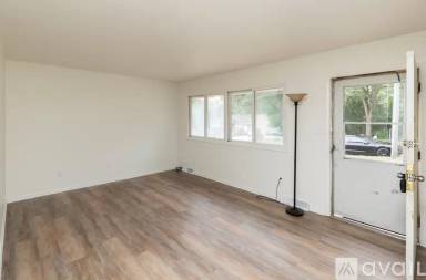 Main picture of 426 E Leach Ave