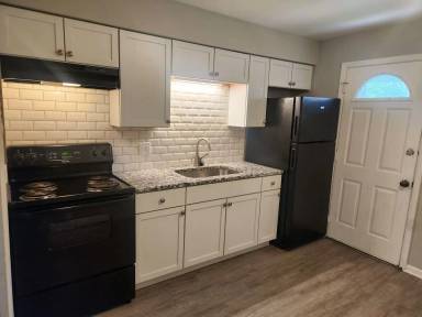 Main picture of 1800 S 15th Ave