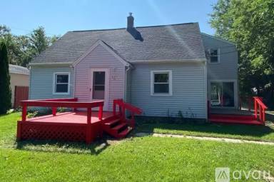 Main picture of 907 Westside Dr