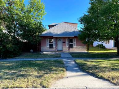 Main picture of 115 E Adams Ave